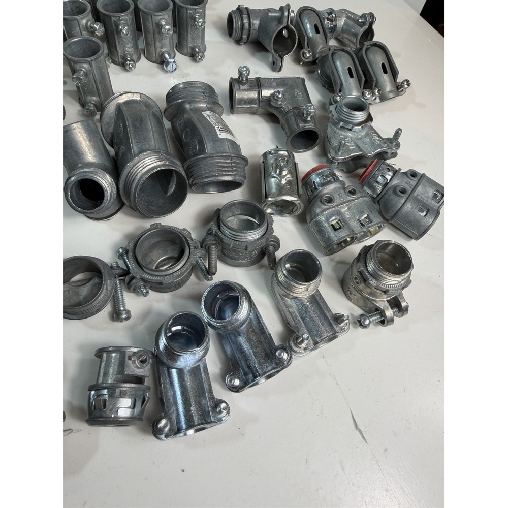 Electrical Conduit Fittings Lot: EMT Connectors, Couplings & Locknuts - Picture 5 of 15